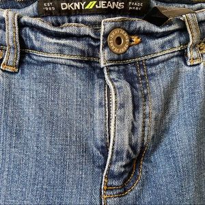 Vintage Flower-Pocket Jeans